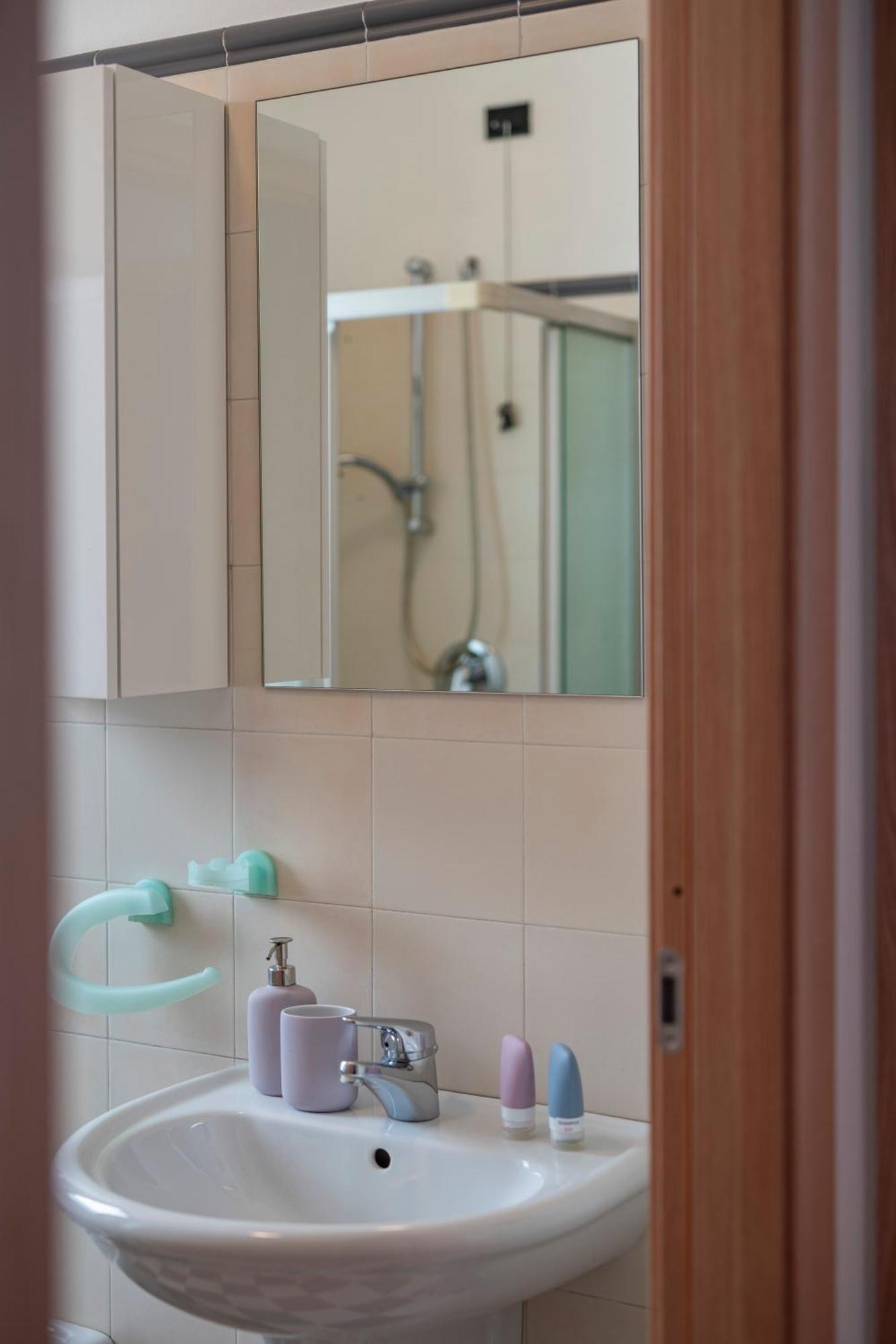 La Casa Dei Carta-New & Chic Apartment Lovere Bagian luar foto
