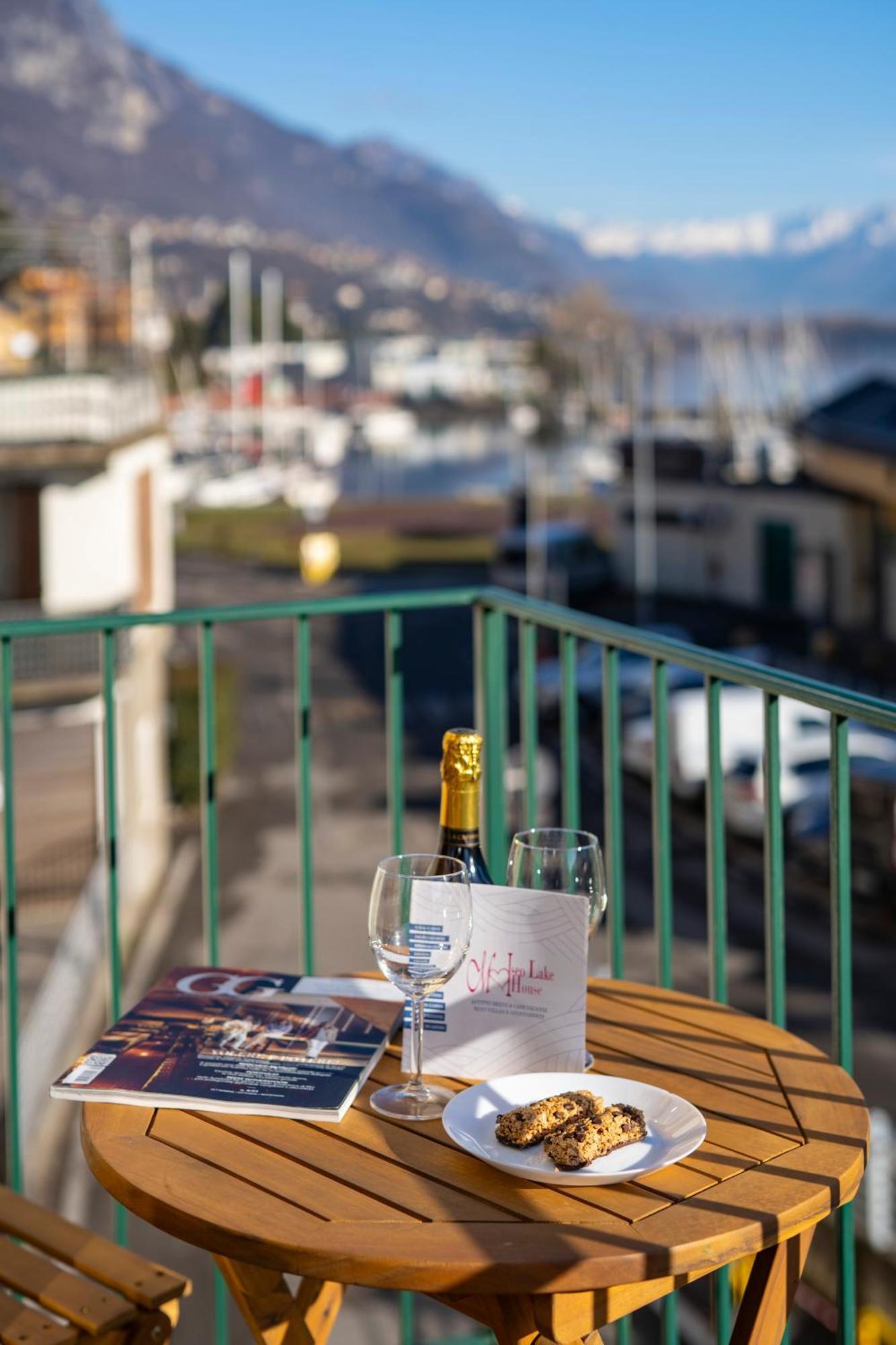 La Casa Dei Carta-New & Chic Apartment Lovere Bagian luar foto